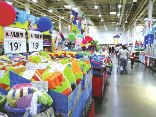 六一臨近，超市商場(chǎng)巧布兒童專區(qū)，玩具用品促銷掀熱潮